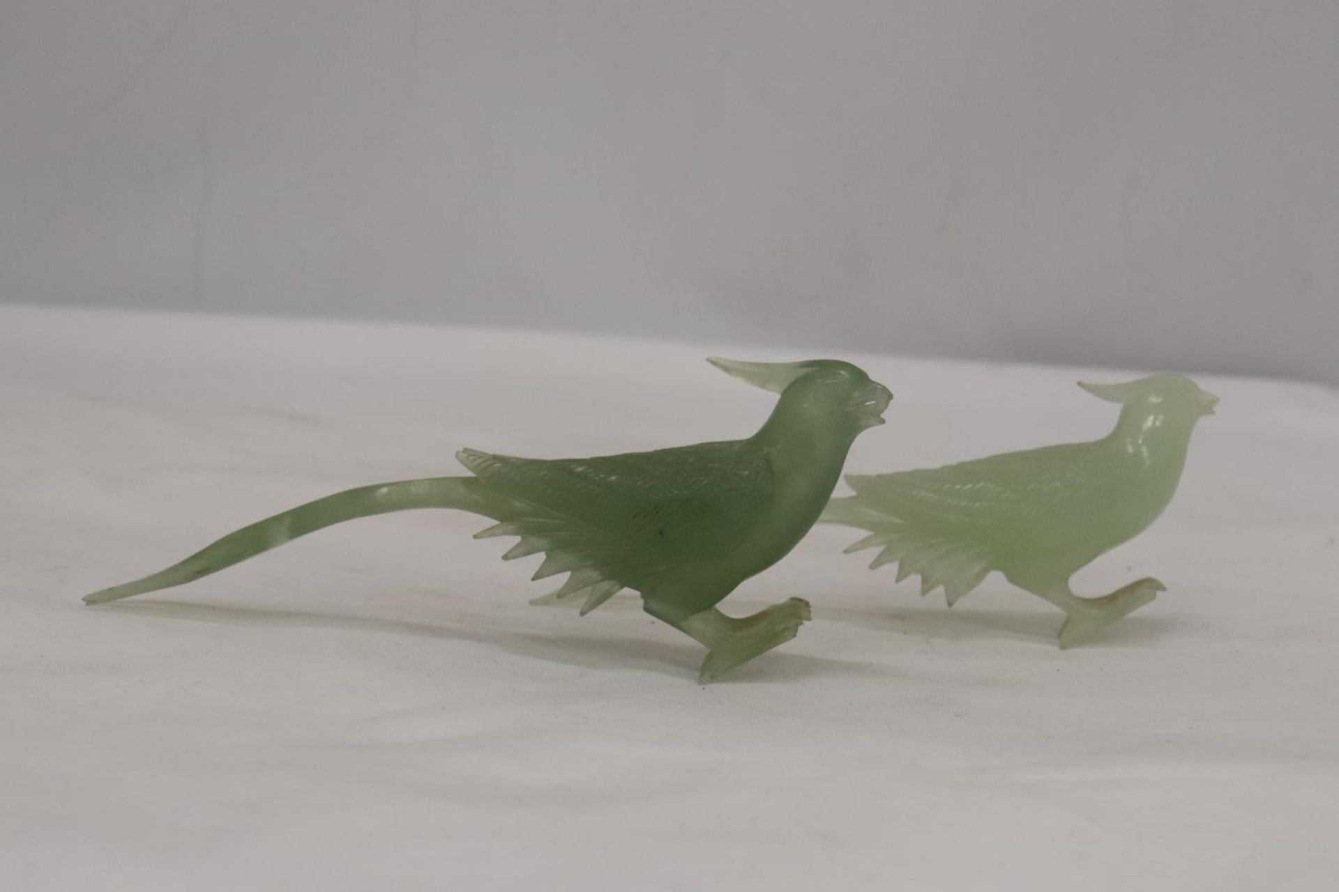 A PAIR OF JADE PHEASANTS - Image 2 of 6