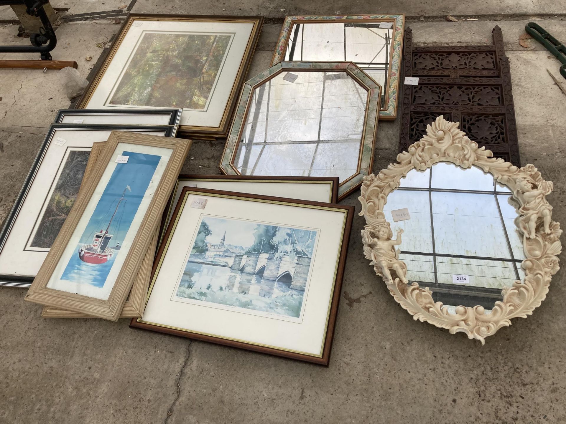 AN ASSORTMENT OF FRAMED PICTURES PRINTS AND MIRRORS ETC