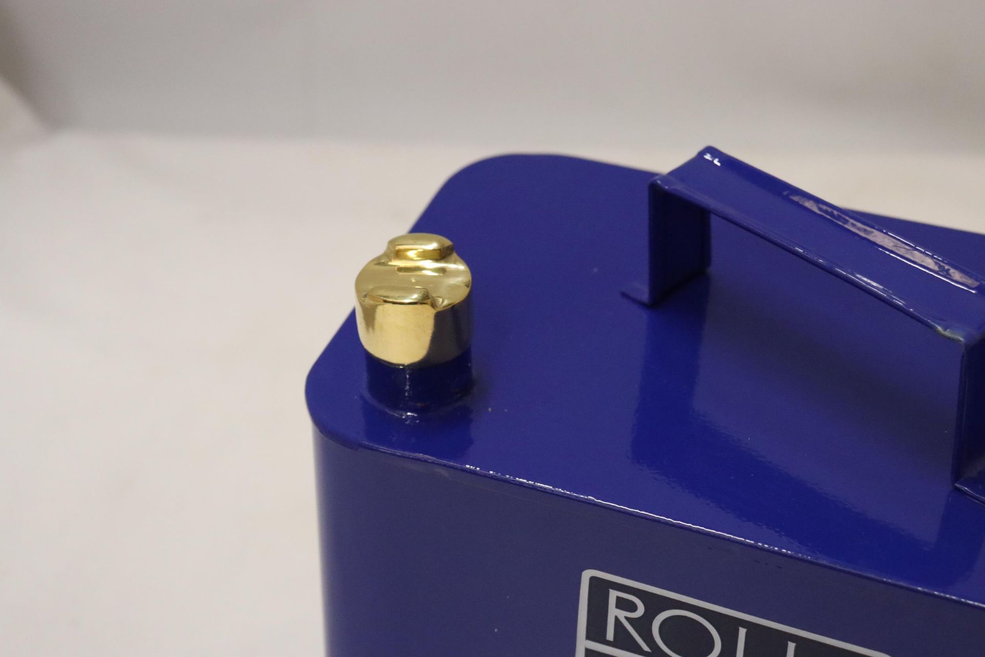 A BLUE ROLLS ROYCE OIL CAN - Image 6 of 6