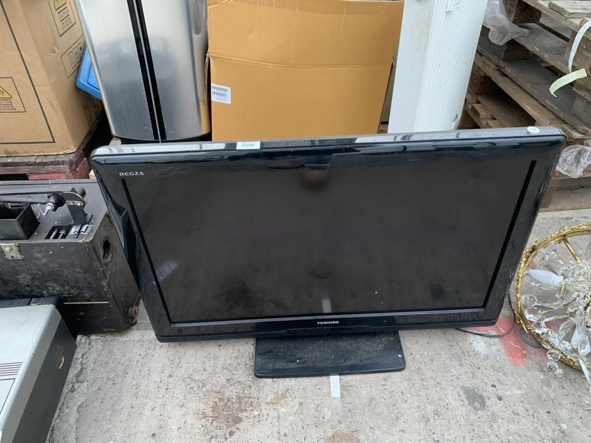 A TOSHIBA 32" TELEVISION