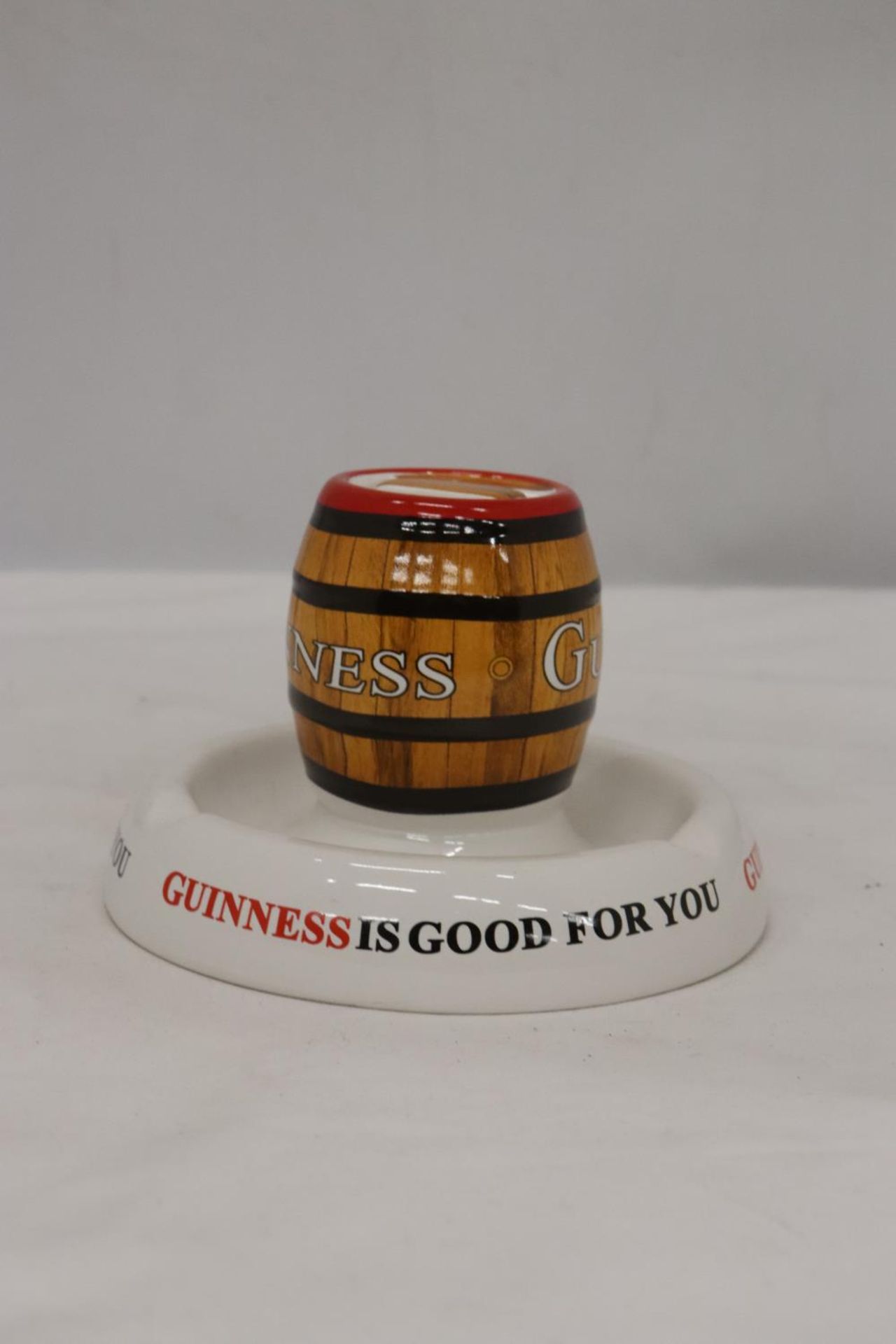 A MINTONS GUINESS ADVERTISING ASHTRAY