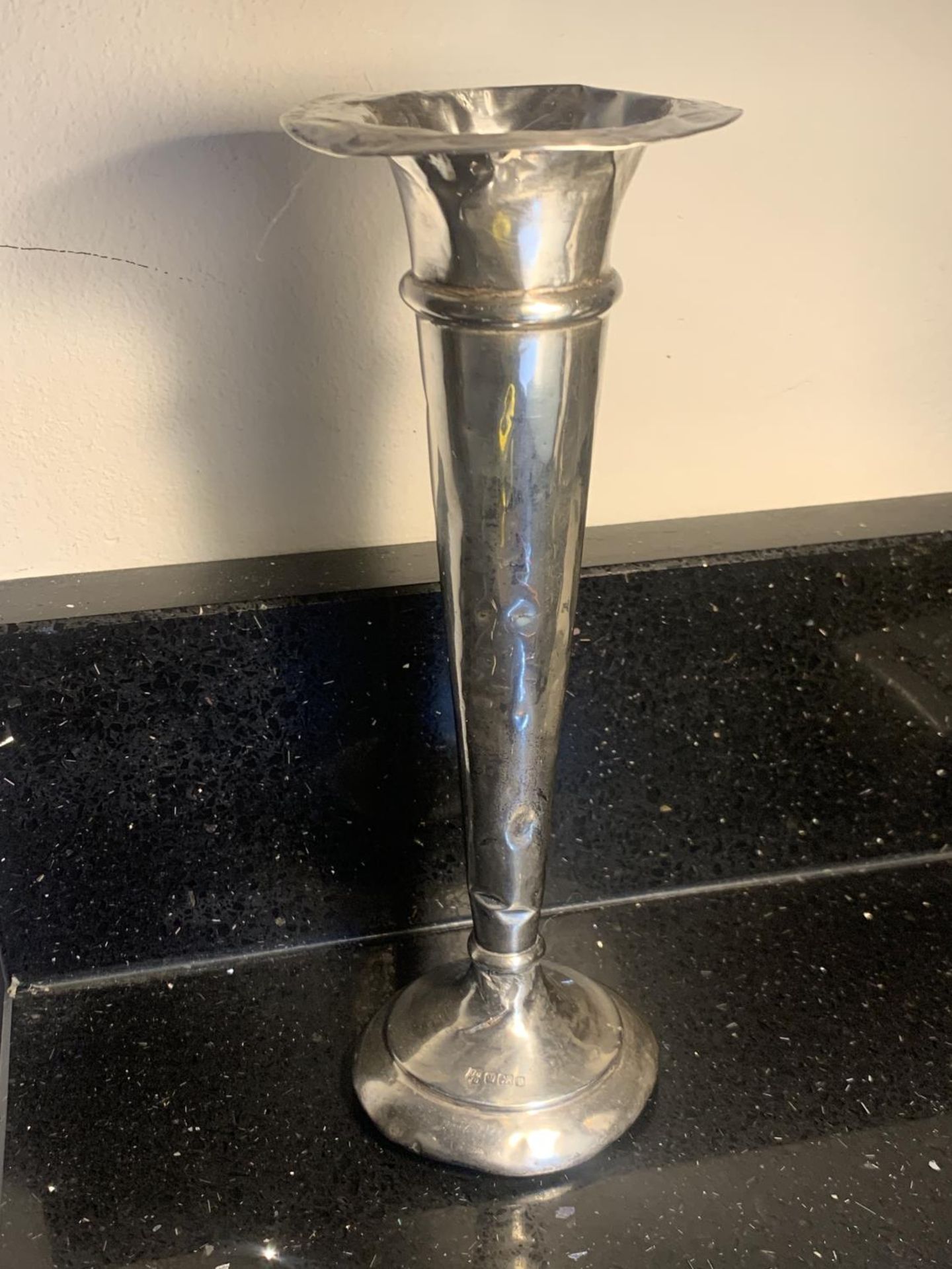 A HALLMARKED SHEFFIELD SILVER VASE WITH WEIGHTED BASE HEIGHT 21.5 GRAMS