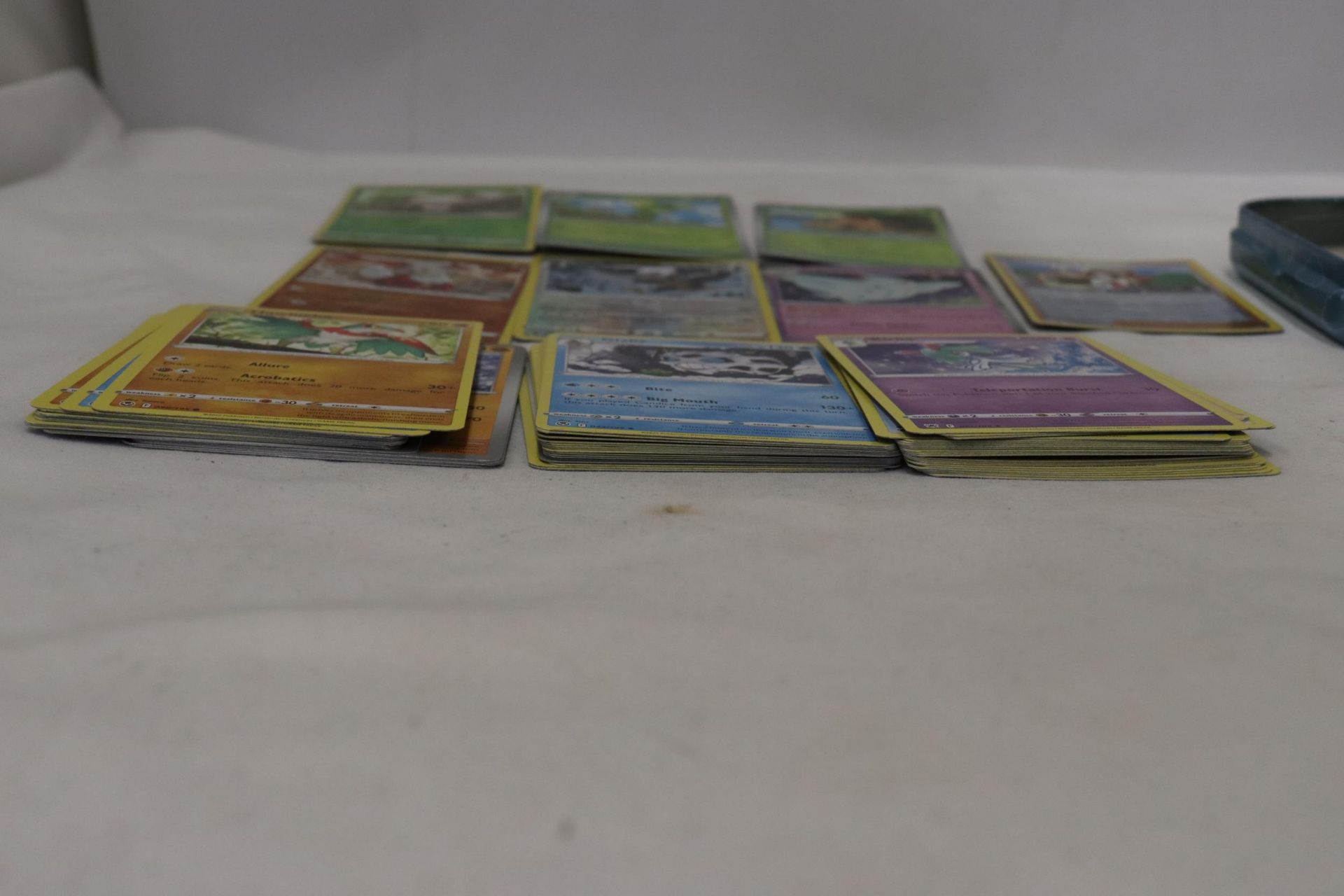 A POKEMON COLLECTORS TIN FULL OF CARDS TO INCLUDE, SHINIES, HOLOS, ETC - Image 4 of 6