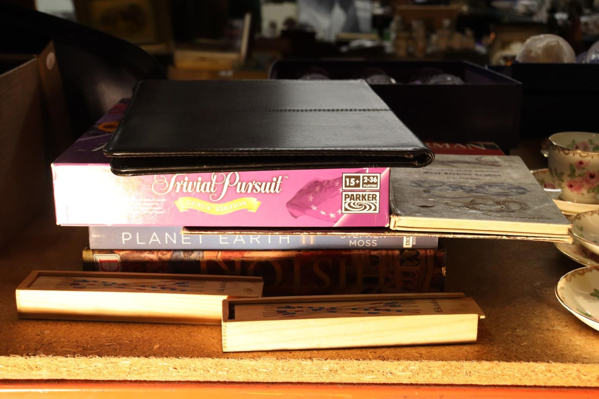 A MIXED LOT TO INCLUDE TRIVIAL PURSUIT AND MIKADO 'PICK UP STICKS' GAMES, BOOKS, ETC