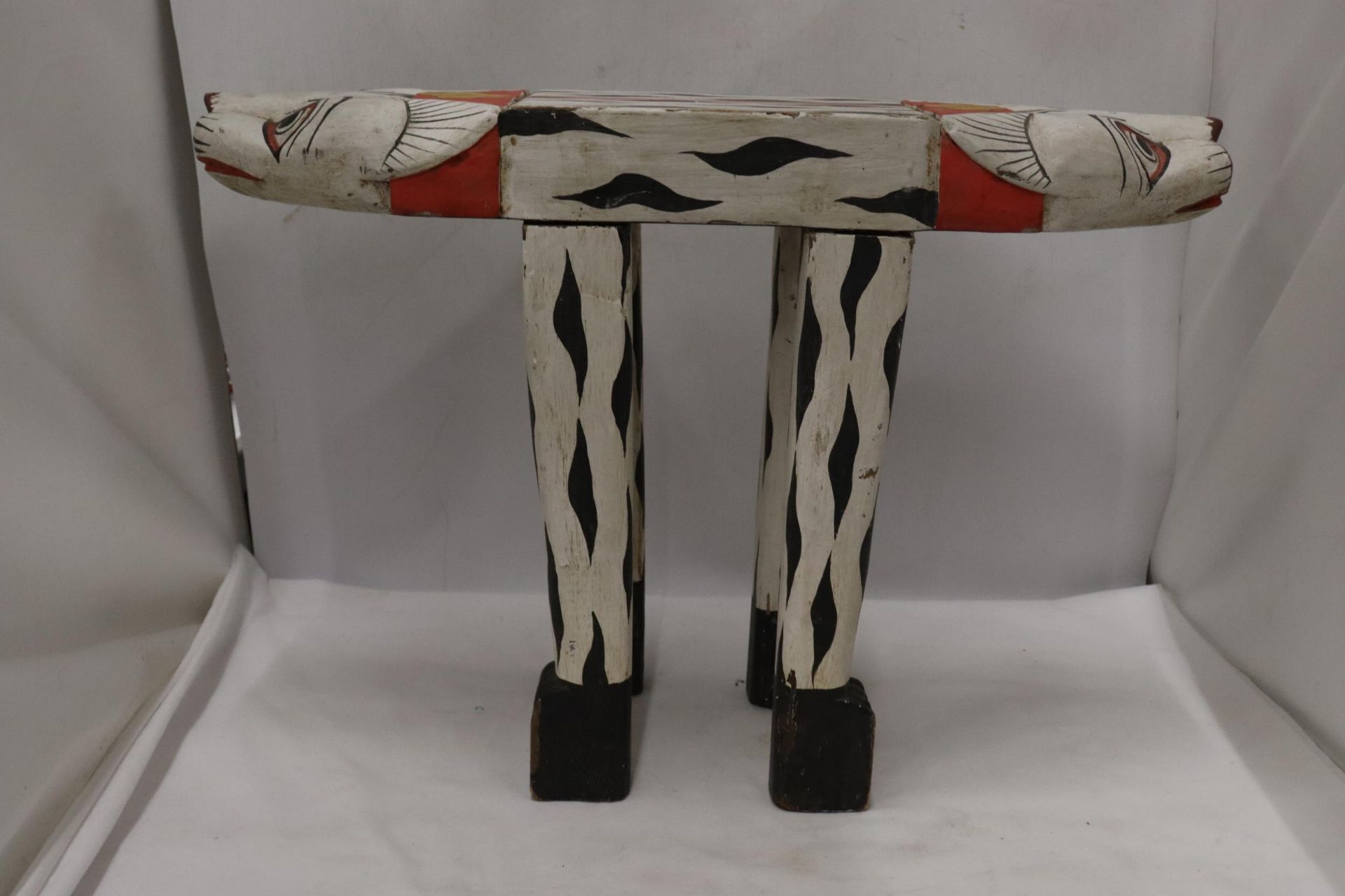 A QUIRKY CHILD'S STOOL IN THE SHAPE OF AN ANIMAL - Image 2 of 6