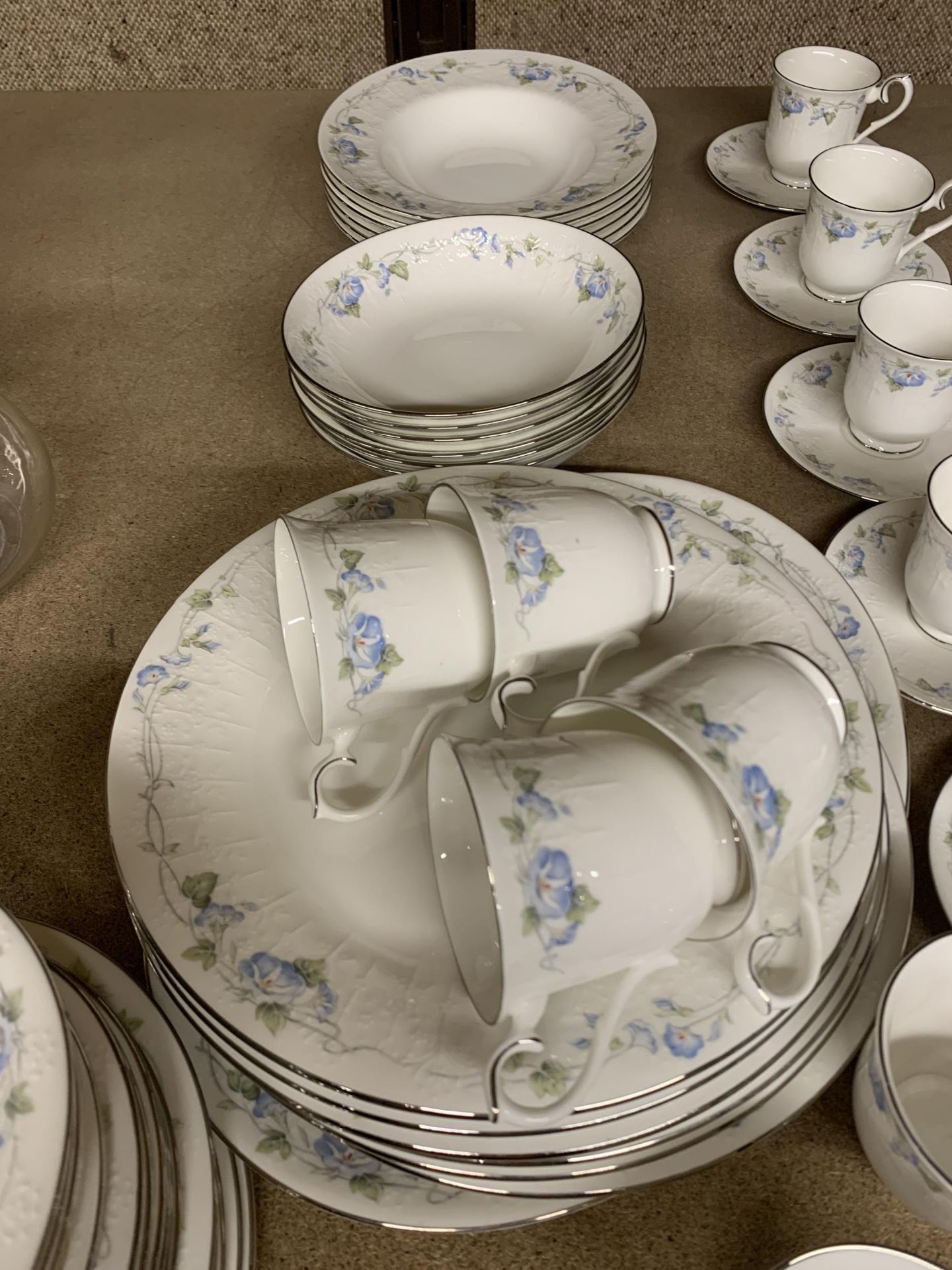 A LARGE QUANTITY OF ROYAL ALBERT "FOR ALL SEASONS" - Image 4 of 5