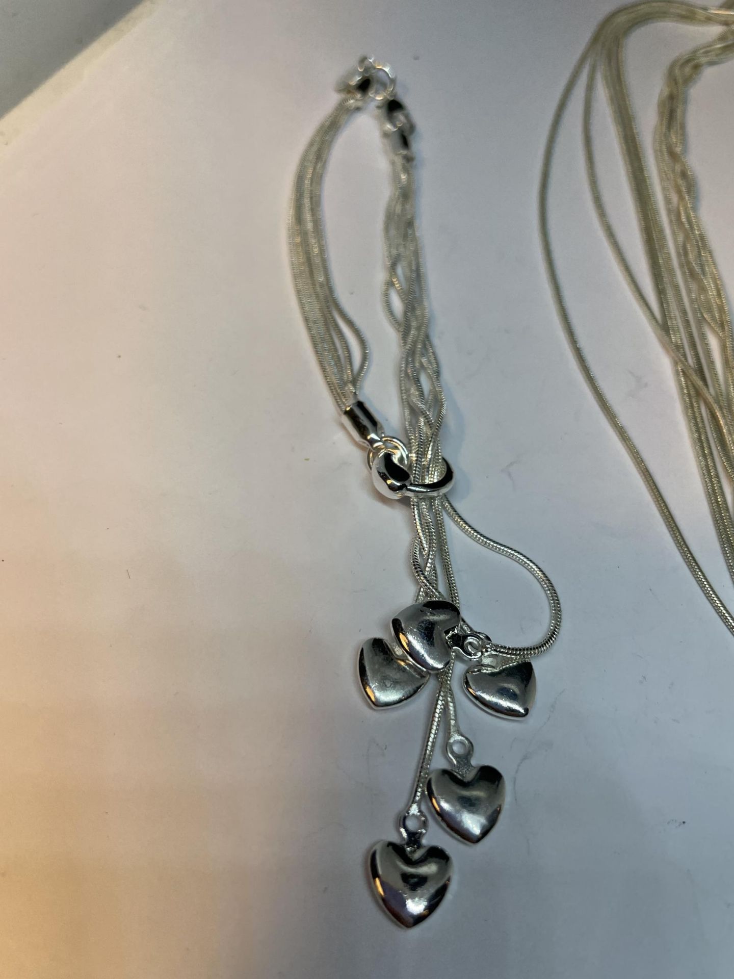 A 925 NECKLACE AND BRACELET SET WITH HEART DESIGN - Image 2 of 5