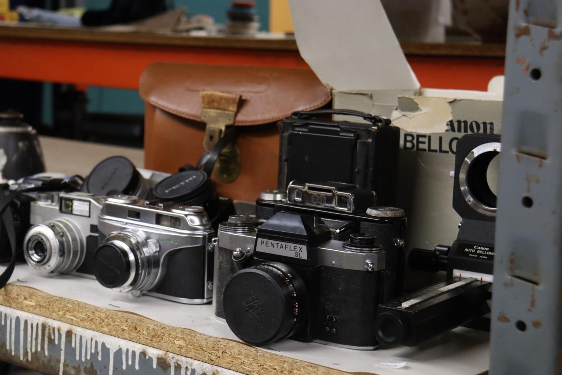 A COLLECTION OF VINTAGE CAMERAS TO INCLUDE PETRI GX-1, RICOH SUPERSHOT 24, MINOLTA 110 ZOOM SLR, - Image 8 of 8