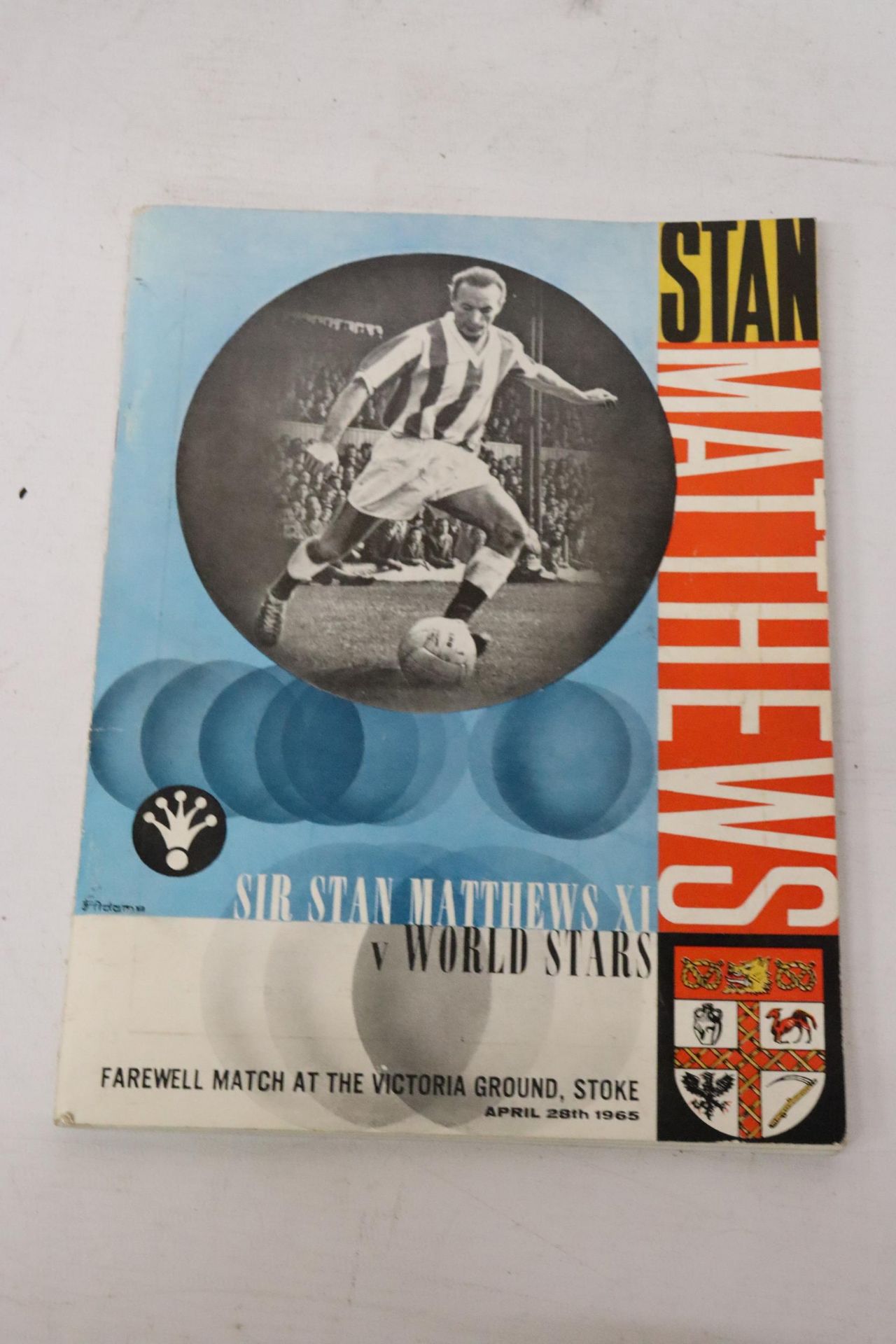 THREE ITEMS ON SIR STANLEY MATTHEWS TO INCLUDE A SIR STANLEY MATTHEWS XI V WORLD STARS FAREWELL - Image 8 of 10