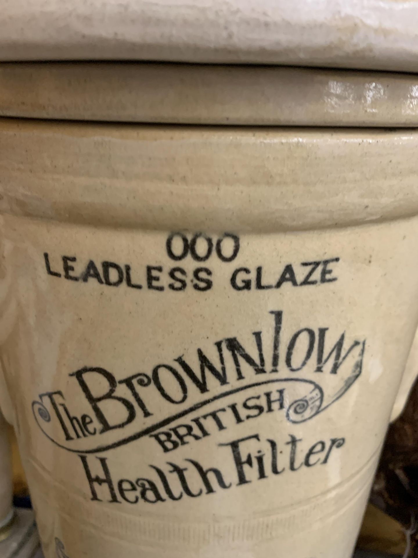 A VINTAGE 'THE BROWNLOW BRITISH HEALTH' WATER FILTER MARKED LONDON AND TONBRIDGE PURE DRINING - Image 2 of 5