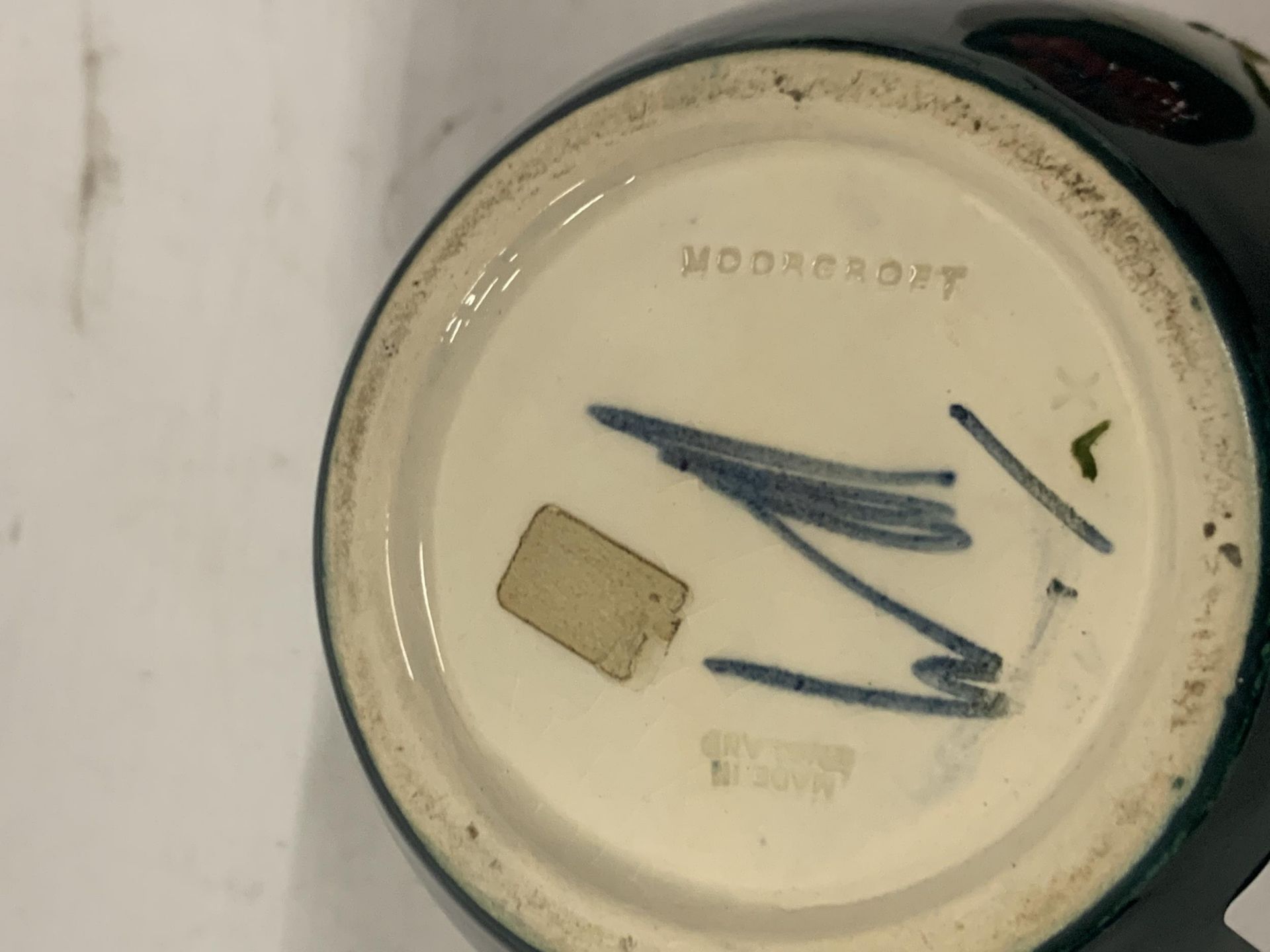 A MOORCROFT HIBISCUS LIDDED GINGER JAR - Image 3 of 3