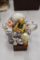 A RINGTONS LIMITED EDITION, 778/7500, 'TEA TIME' TEAPOT, IN GOOD CONDITION WITH CERTIFICATE OF