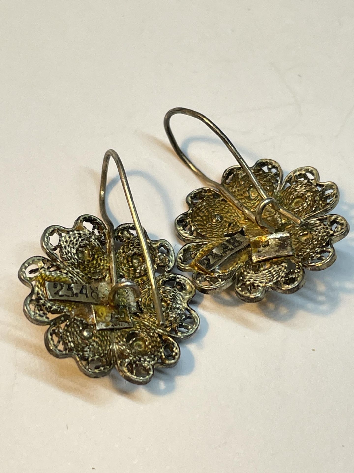 A PAIR OF FILIGREE EARRINGS - Image 2 of 2