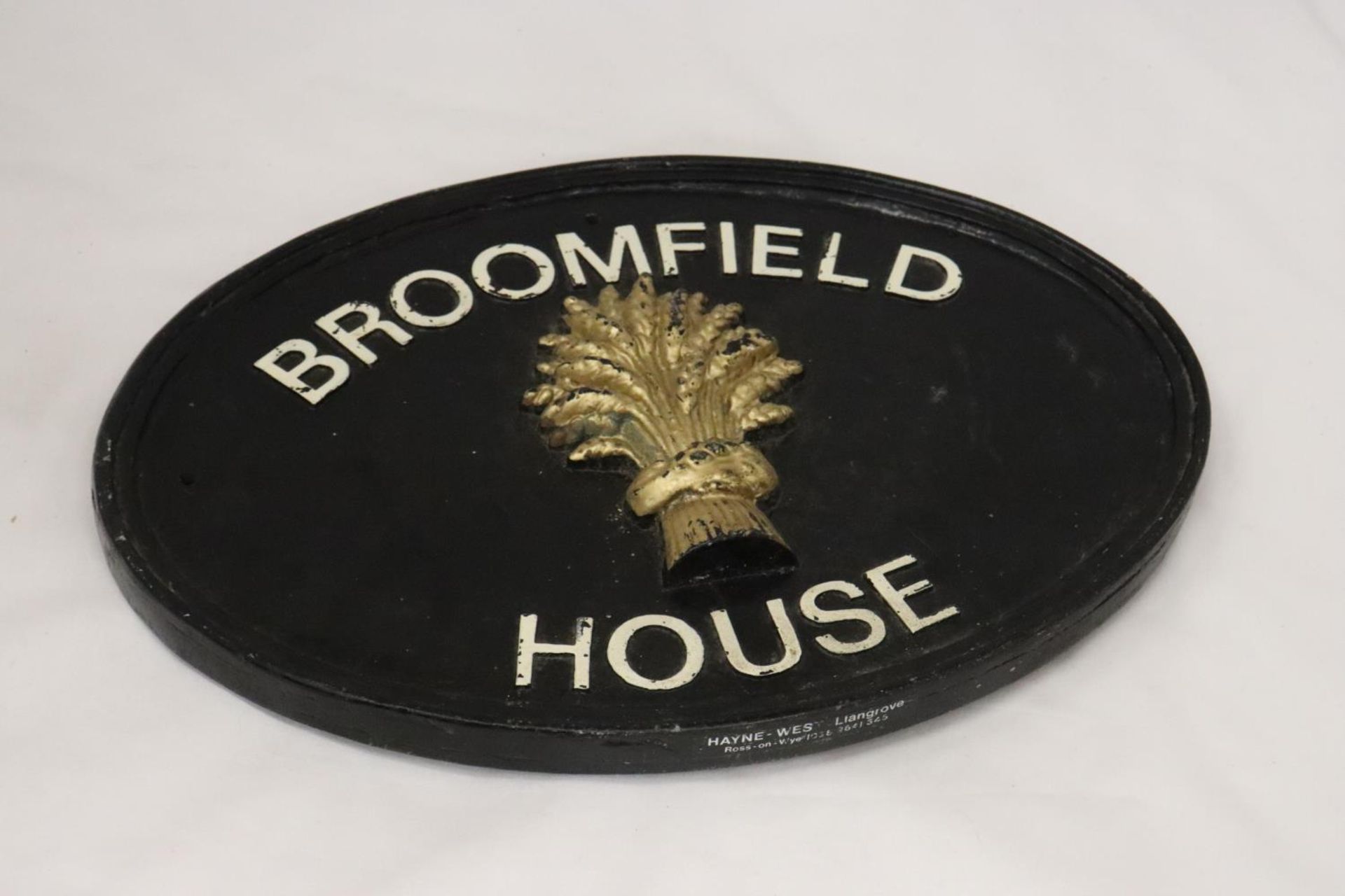 A CAST IRON HOUSE SIGN, 39CM X 28CM - Image 4 of 5