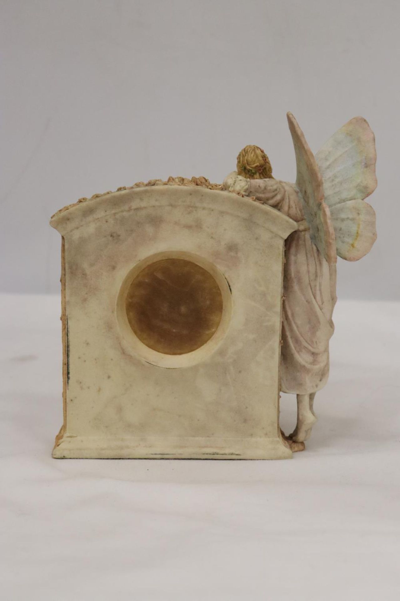 AN ENCHANTED FAIRIES CLOCK, HEIGHT 12CM - Image 3 of 5