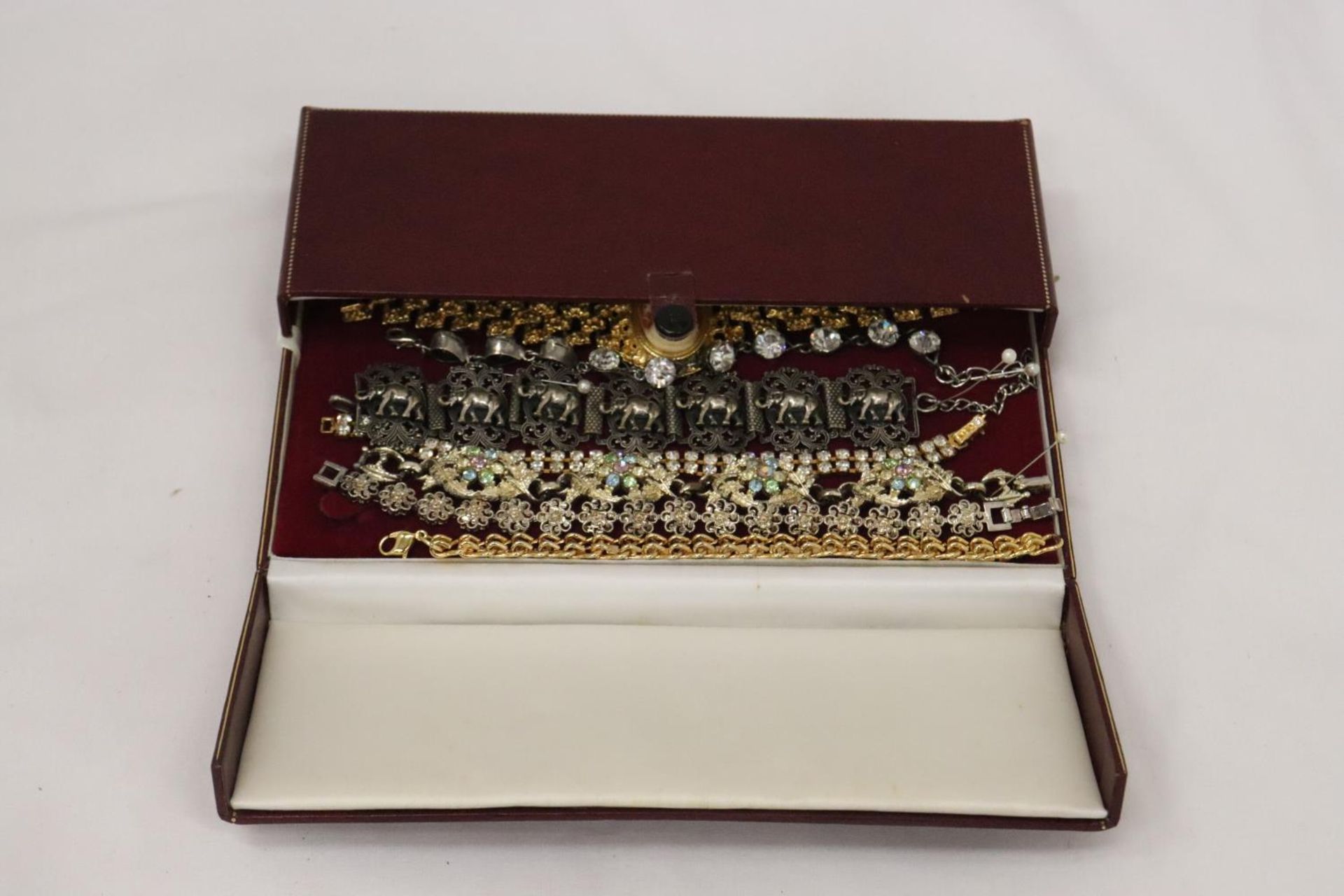 ELEVEN VARIOUS BRACELETS TO INCLUDE JEWELLED, CAMEO, ELEPHANT IN A PRESENTATION BOX - Image 2 of 7