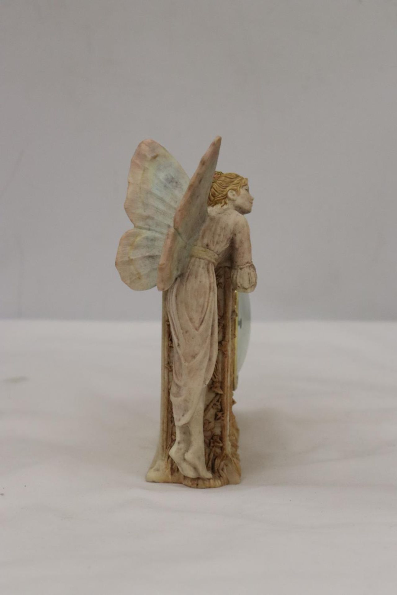 AN ENCHANTED FAIRIES CLOCK, HEIGHT 12CM - Image 4 of 5