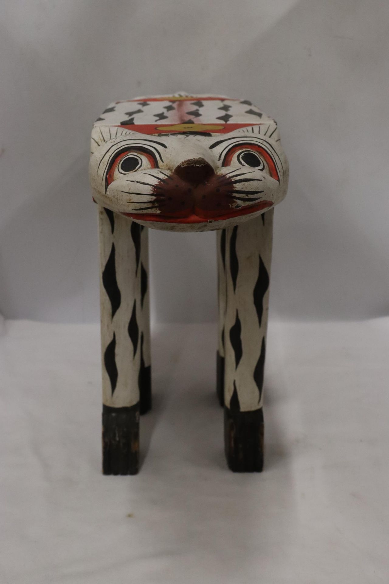 A QUIRKY CHILD'S STOOL IN THE SHAPE OF AN ANIMAL - Image 3 of 6