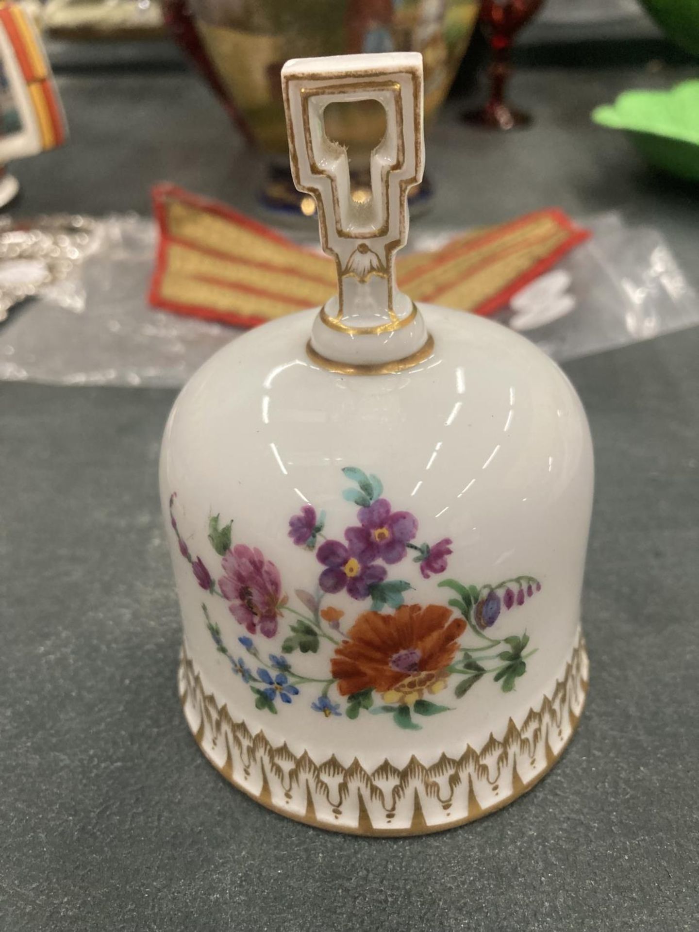 A MEISSEN HAND PAINTED BELL - Image 2 of 4