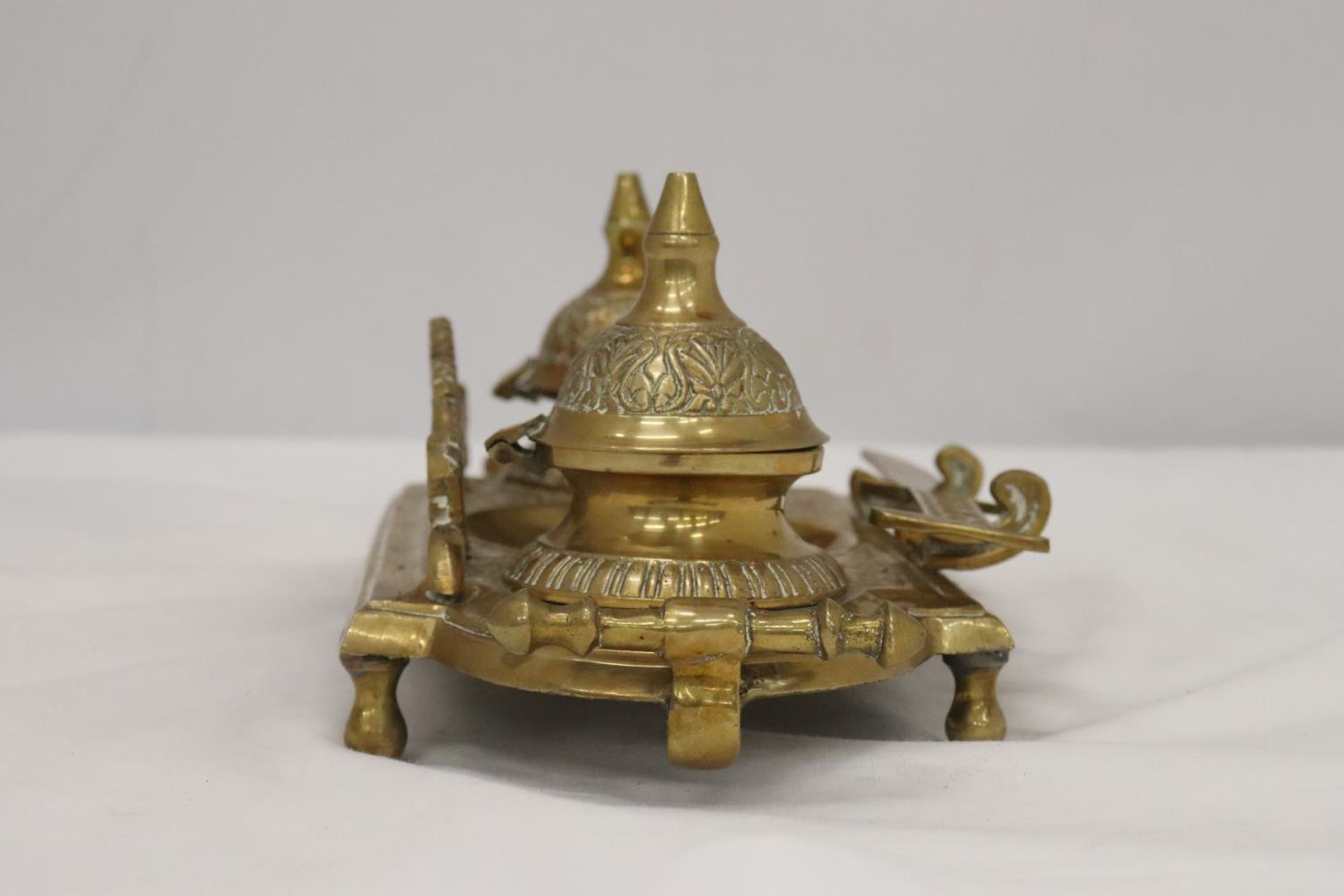 AN ORNATE BRASS INKWELL AND LETTER OPENER - Image 6 of 6