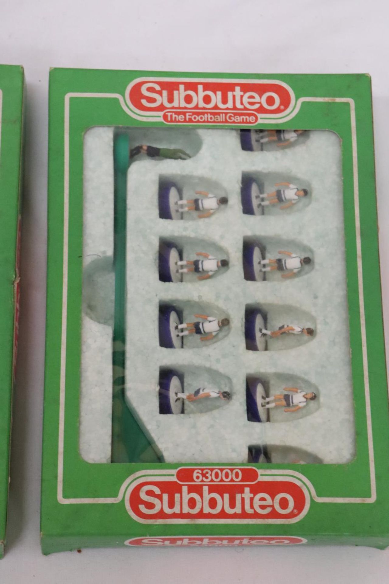 TWO BOXED VINTAGE SUBBUTEO TEAMS 654 SPURS AND 642 ARSENAL - Bild 5 aus 6