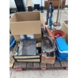 AN ASSORTMENT OF HOUSEHOLD CLEARANCE ITEMS