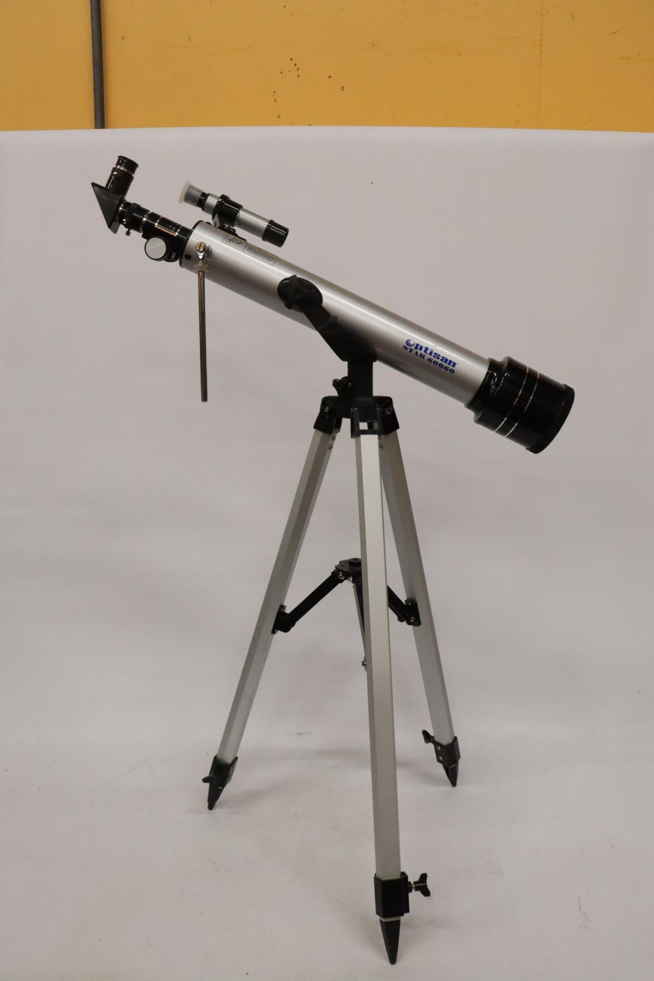 AN OPTISAN STAR 60060 TELESCOPE AND TRIPOD - Image 4 of 8