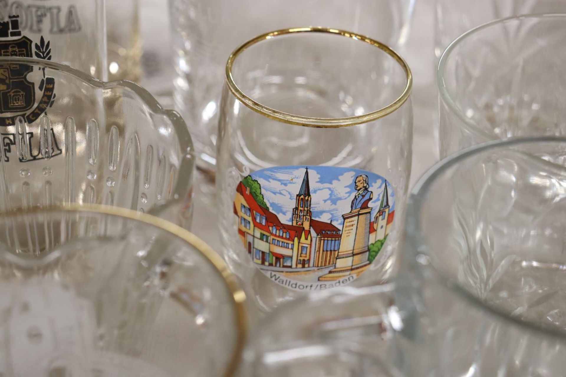 A COLLECTION OF HALF PINT, ADVERTISING, BEER TANKARDS - Image 6 of 8