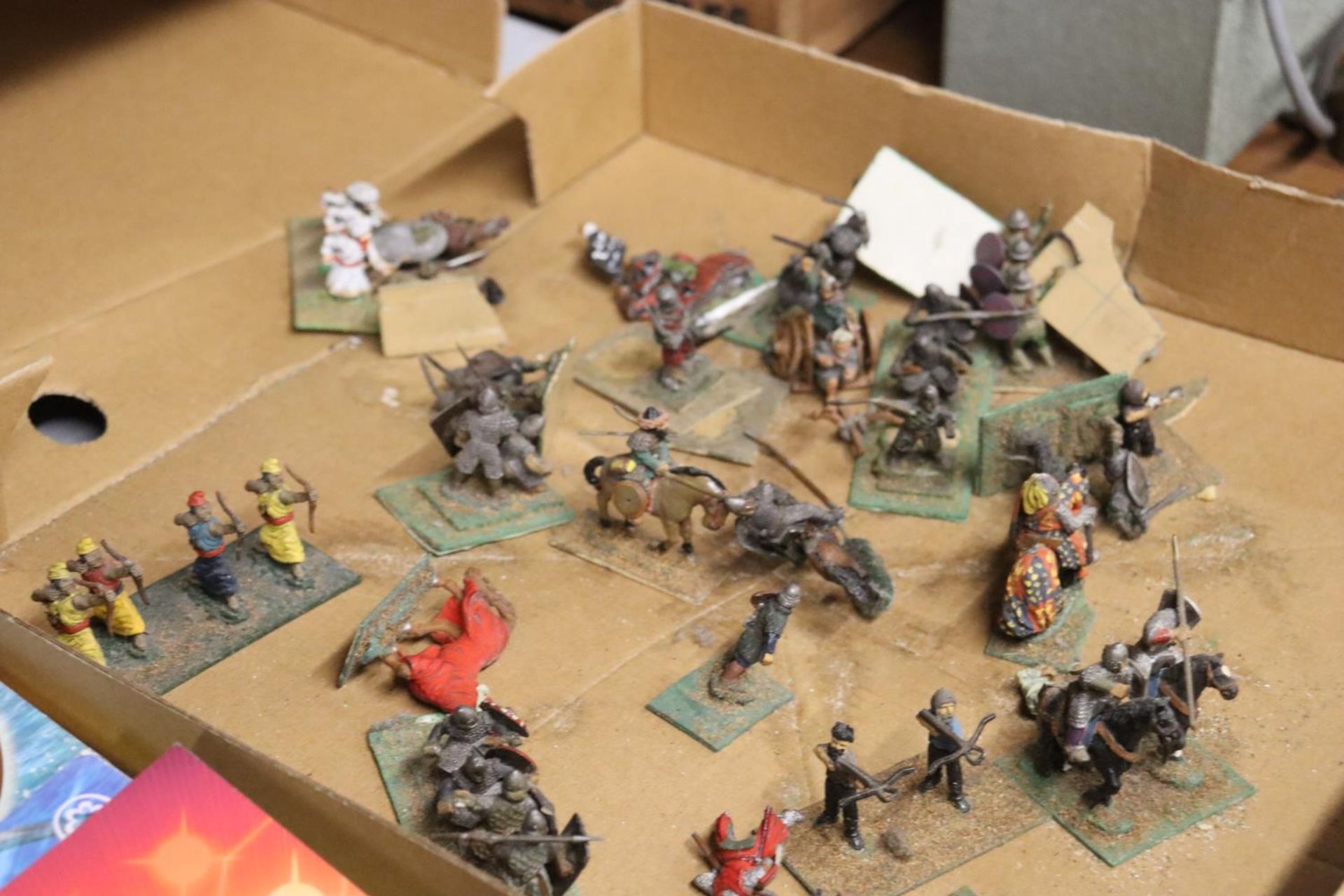 A SELECTION OF LEAD, EARLY CITADEL MINIATURE FIGURES - Image 5 of 5
