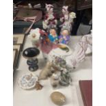 A COLLECTION OF CERAMICS TO INCLUDE AN EGG CROCK, GRANDMA AND GRANDAD, FRENCH STYLE FIGURES ETC