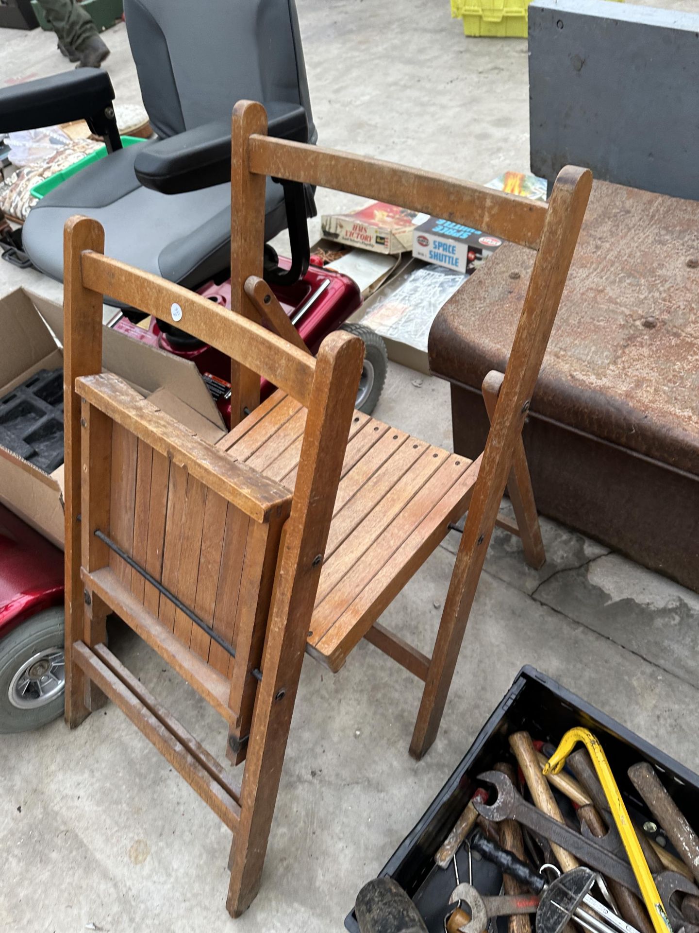 TWO VINTAGE WOODEN FOLDING CHAIRS - Image 3 of 3