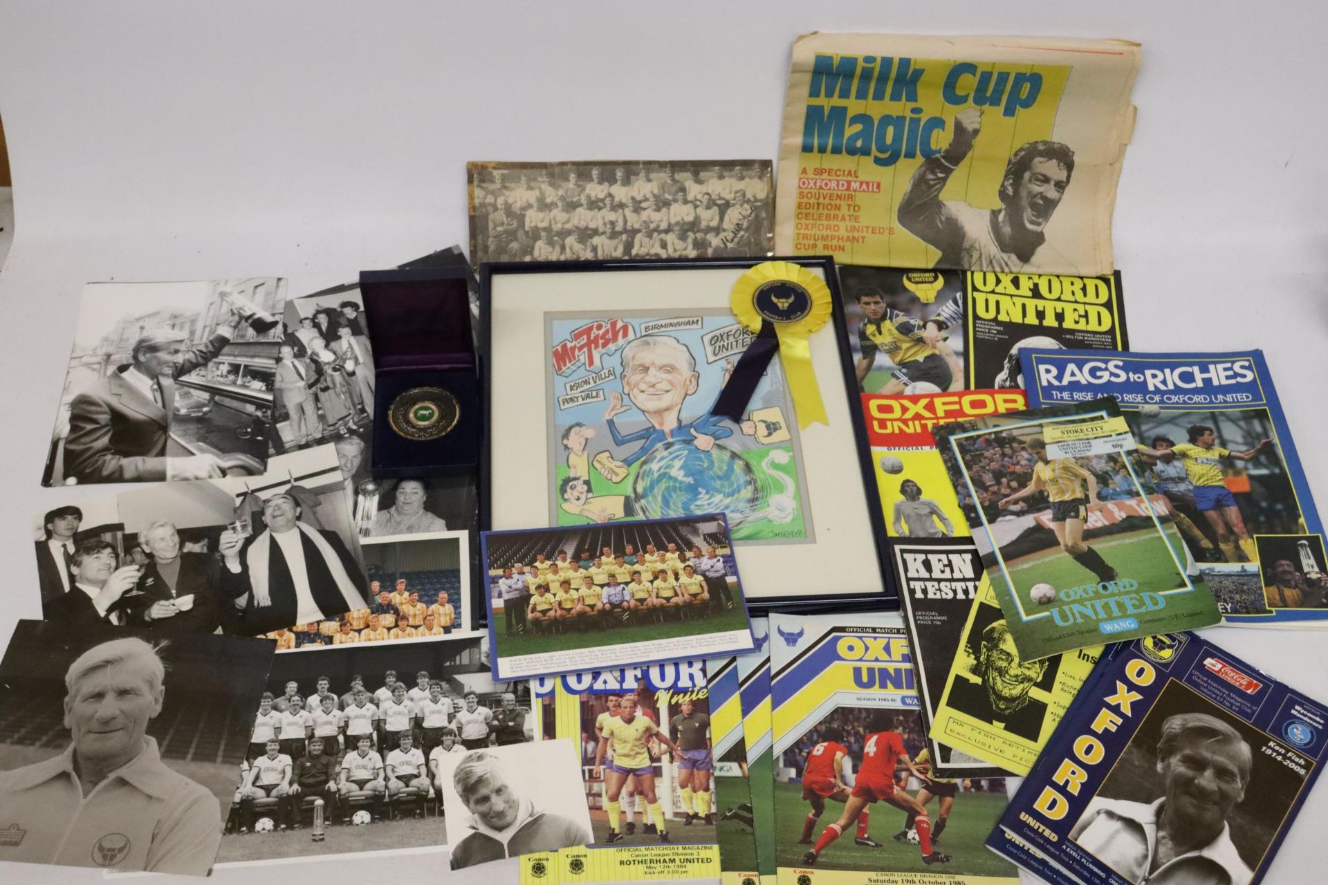 A LARGE QUANTITY OF MEMORABILIA AND EPHEMERA RELATING TO OXFORD UNITED AND KEN FISH, TO INCLUDE AN