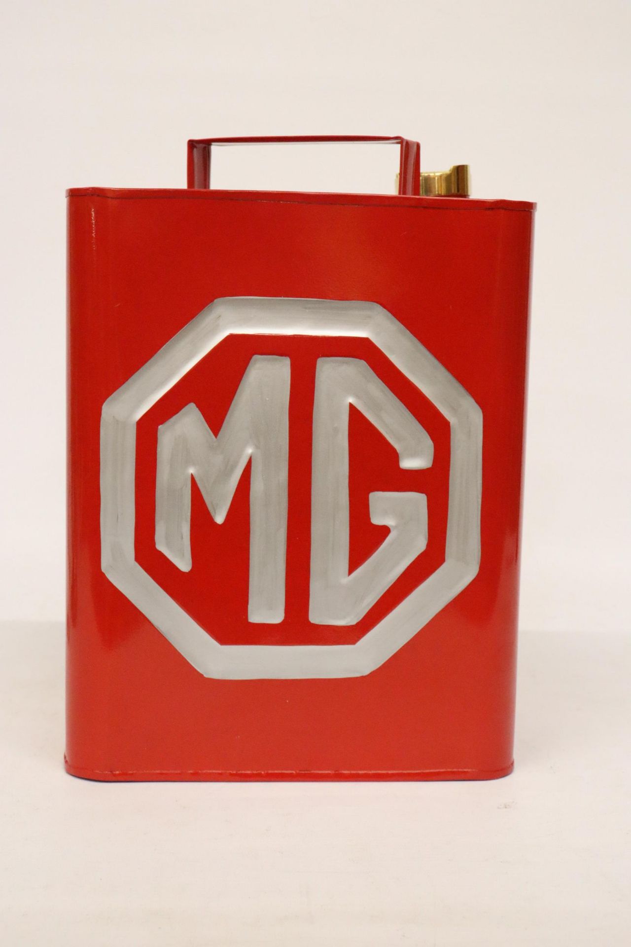 A RED MG PETROL CAN - Image 3 of 6