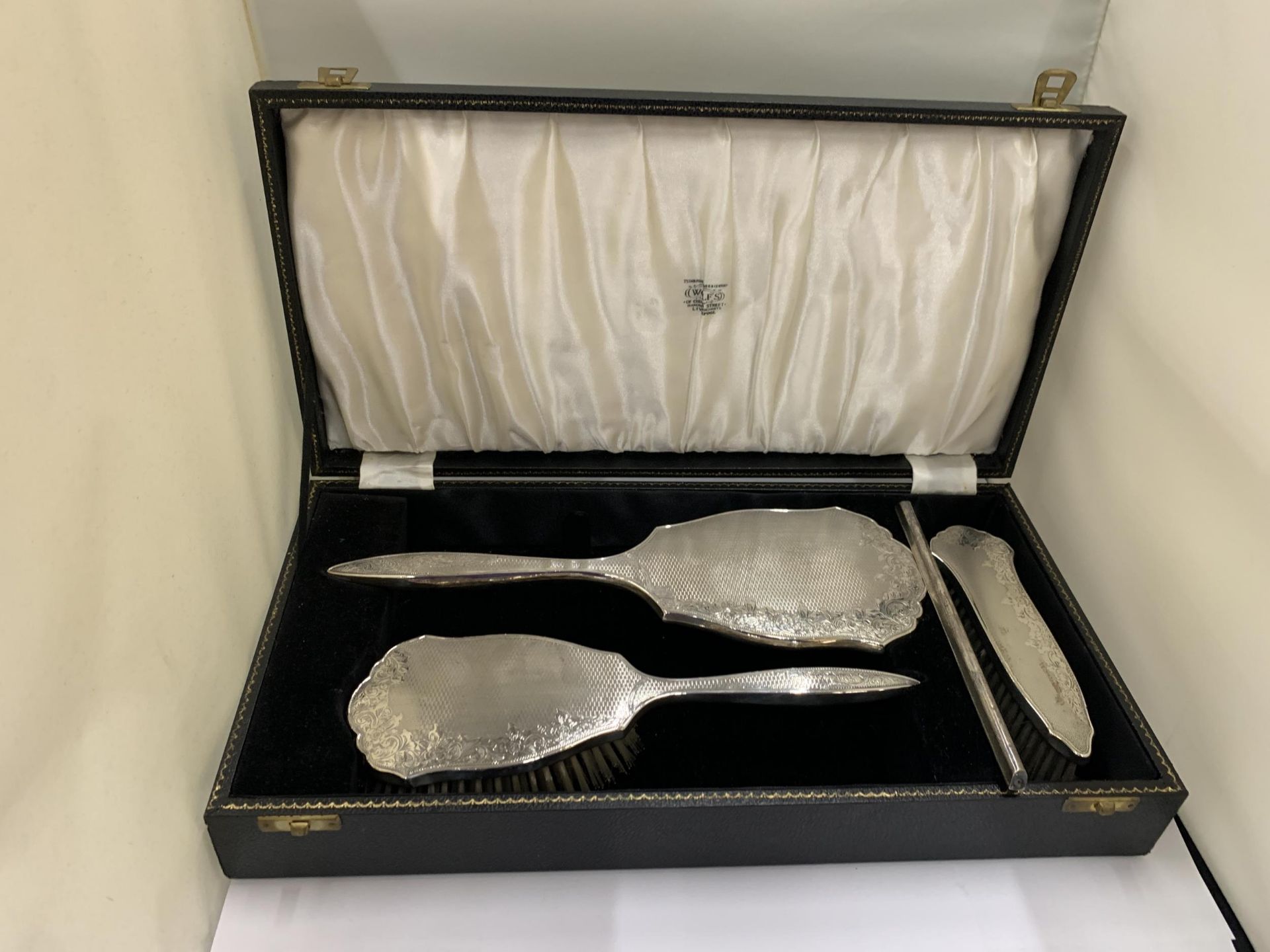 A HALLMARKED BIRMINGHAM SILVER BRUSH AND MIRROR SET IN ORIGINAL BOX (COMB A/F)