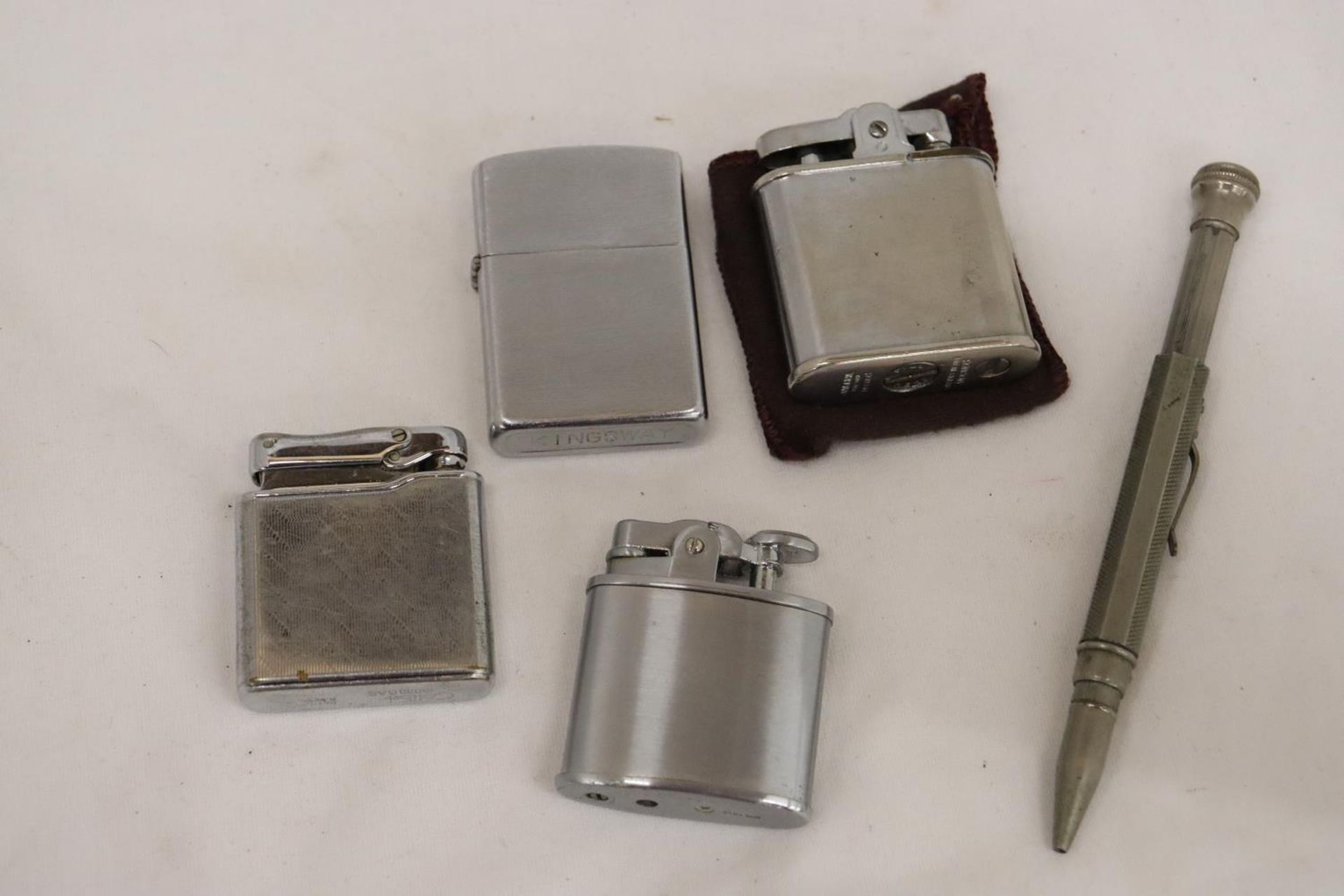 FOUR VINTAGE LIGHTERS TOGETHER WITH A PROPELLING PENCIL - Image 3 of 5