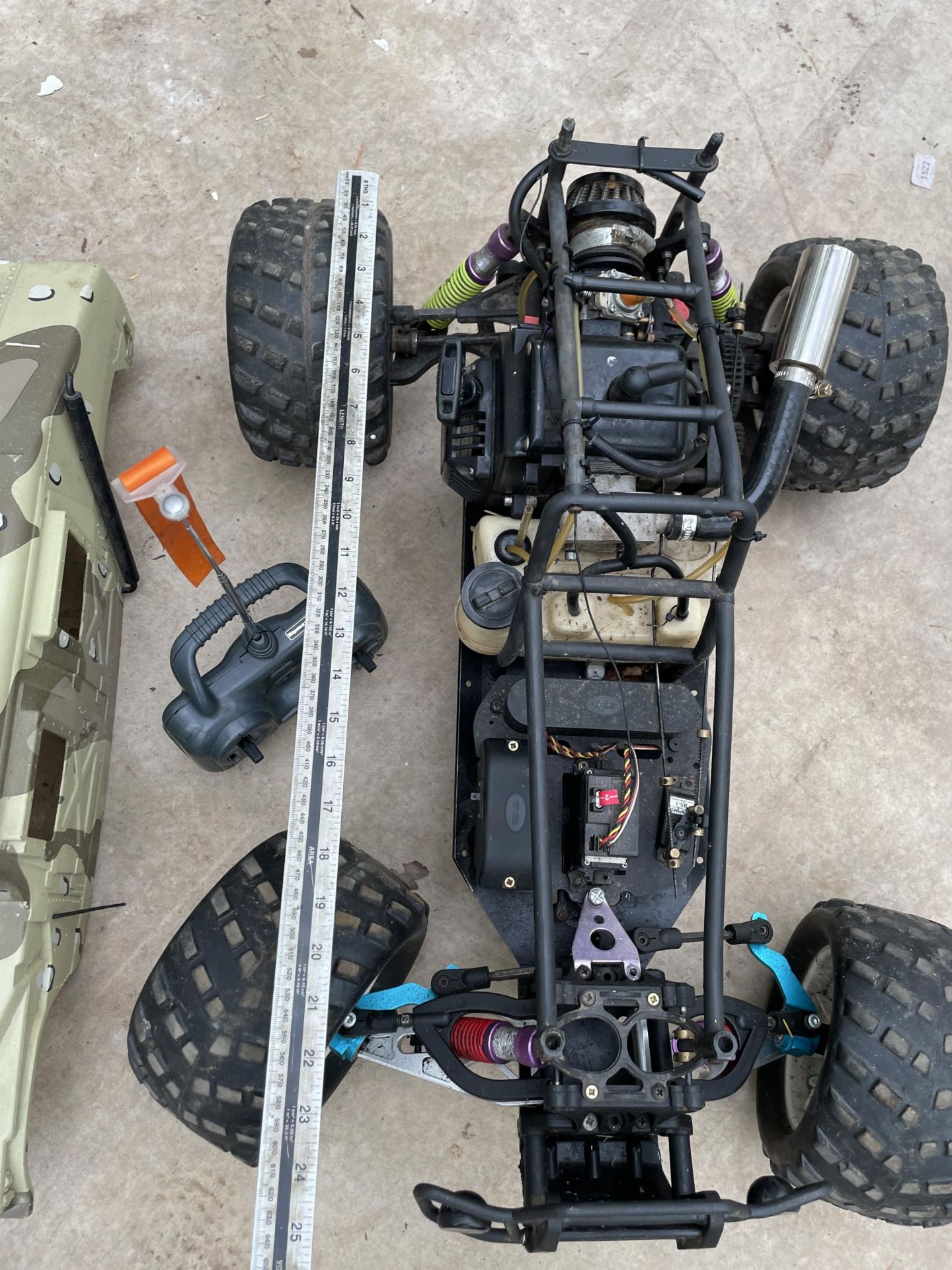 A PETROL ENGINE REMOTE CONTROL CAMMO JEEP - Image 10 of 10
