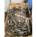 A COLLECTION OF VINTAGE TRAIN TRACK PLUS A HORNBY TURNTABLE