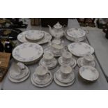 A PARAGON 'BRIDES CHOICE' DINNER SERVICE TO INCLUDE SIX OF EACH, DINNER, SALAD, SIDE PLATES, CUPS