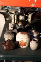 A MIXED LOT OF CERAMICS TO INCLUDE KERRY BLUE DOGS, CANDLESTICKS, DECORATIVE WATERING CAN, A CHINESE