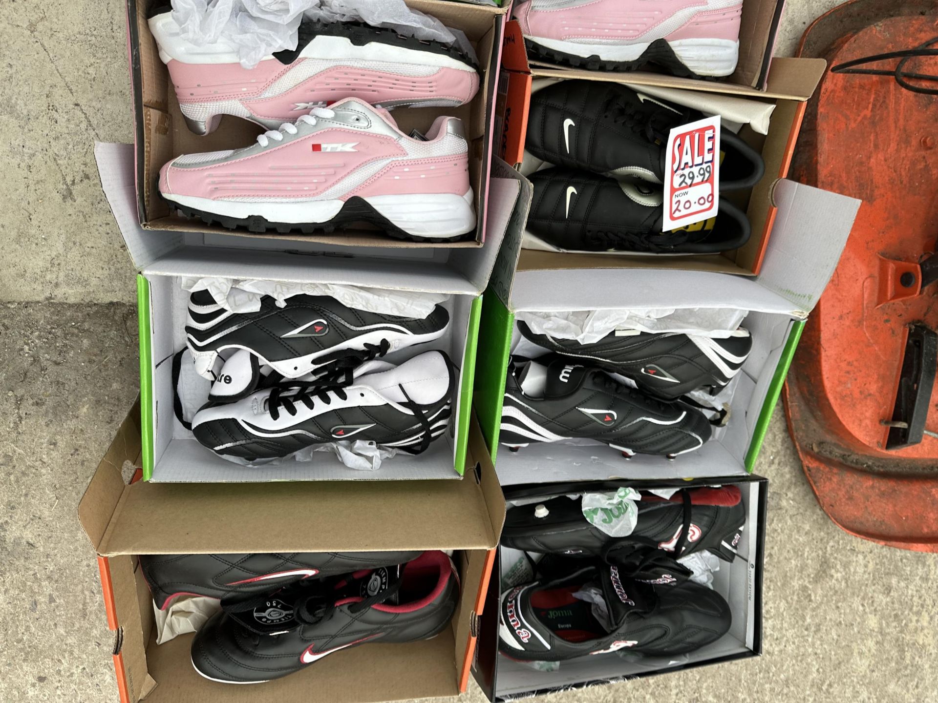 TEN PAIRS OF AS NEW AND BOXED SPORTS BOOTS AND TRAINERS - Image 3 of 3