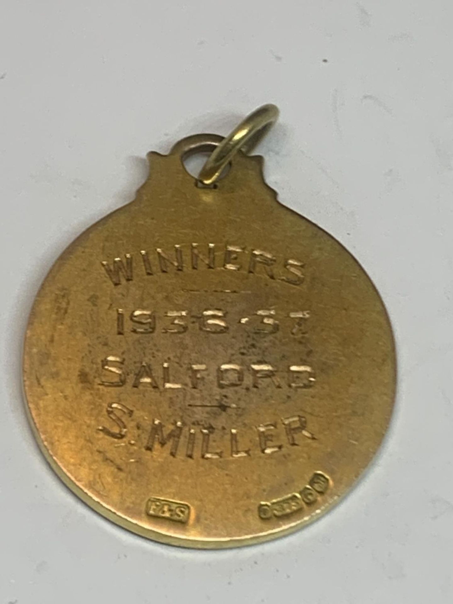 A HALLMARKED 9 CARAT GOLD LANCASHIRE COUNTY RUGBY LEAGUE SENIOR CUP MEDAL. ENGRAVED WINNERS 1936- - Image 2 of 5