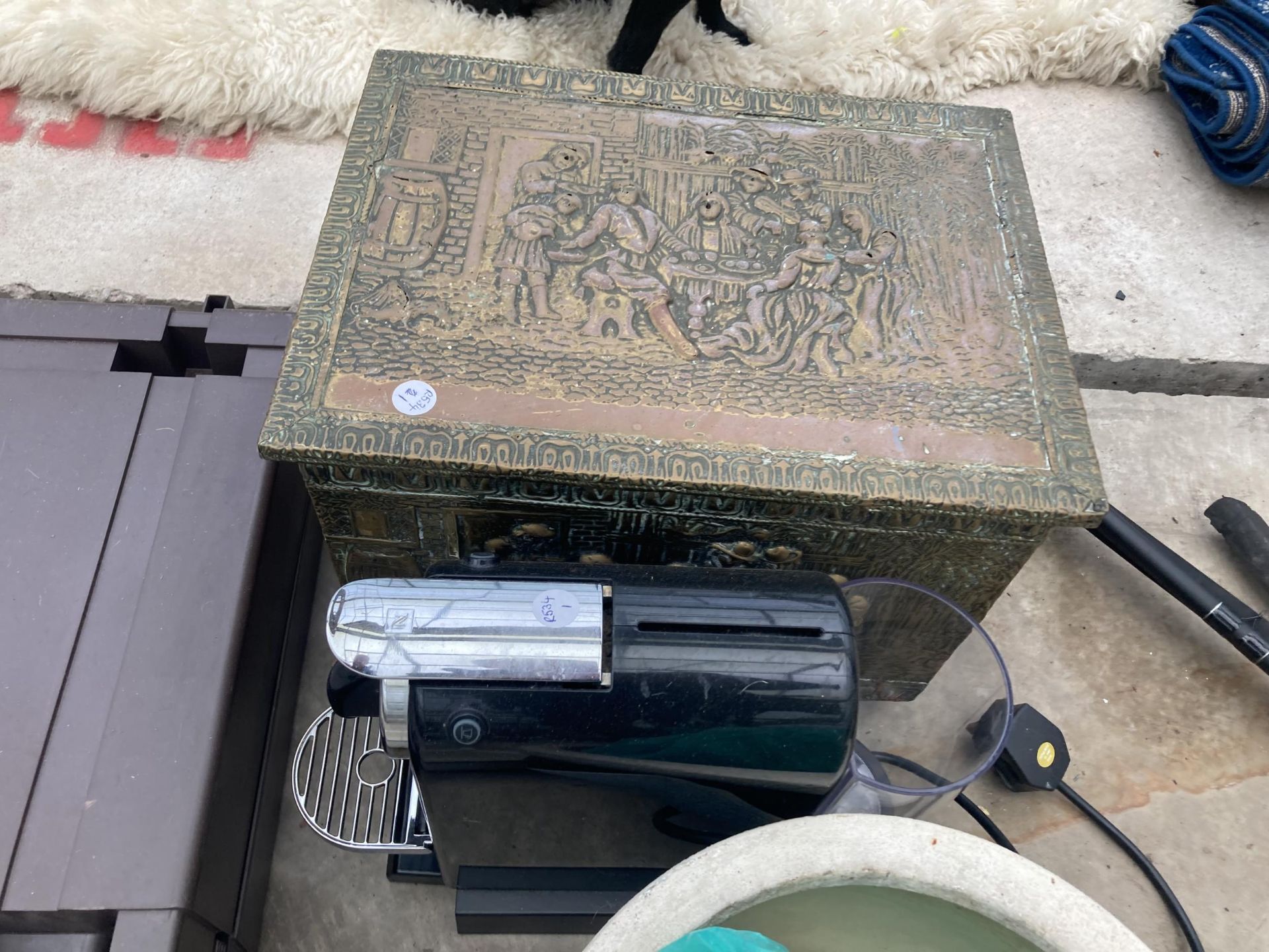 AN ASSORTMENT OF ITEMS TO INCLUDE A BRASS COAL BOX, A PLANMTER AND A VANTAGE TYPEWRITER - Image 2 of 2