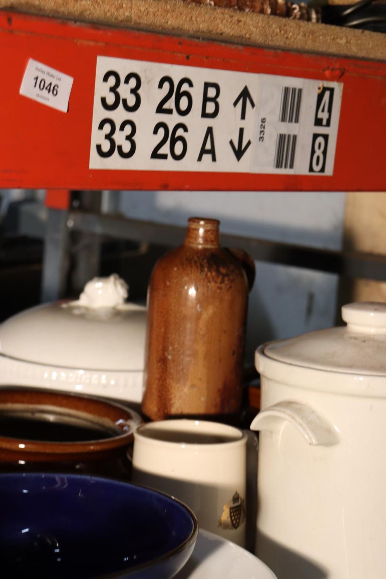 A QUANTITY OF CERAMIC ITEMS TO INCLUDE A McDOUGALLS FLOUR CONTAINER, A LARGE LIDDED SERVING - Image 5 of 6