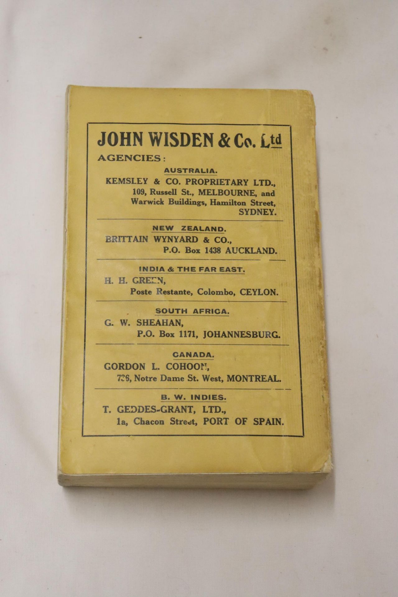 A 1933 COPY OF WISDEN'S CRICKETER'S ALMANACK. THIS COPY IS IN USED CONDITION, THE SPINE IS INTACT - Image 3 of 4