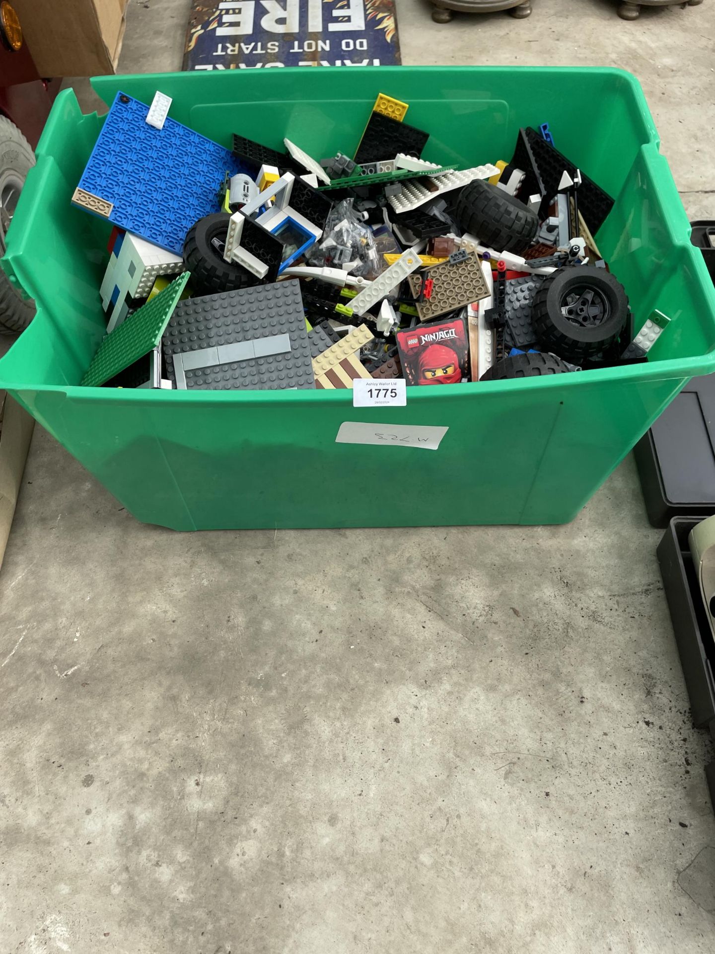 A LARGE BOX OF ASSORTED LEGO