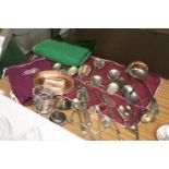 A LARGE QUANTITY OF VINTAGE FLATWARE TO INCLUDE A LADEL, BERRY SPOONS, CAKE SLICES, SERVING