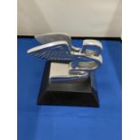 A CHROME BENTLEY 'B' ON WOODEN BASE, HEIGHT 10CM