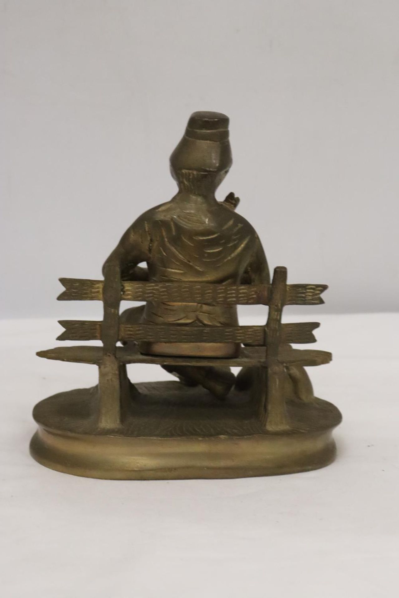 A BRASS SEATED MUSICIAN - Image 3 of 5