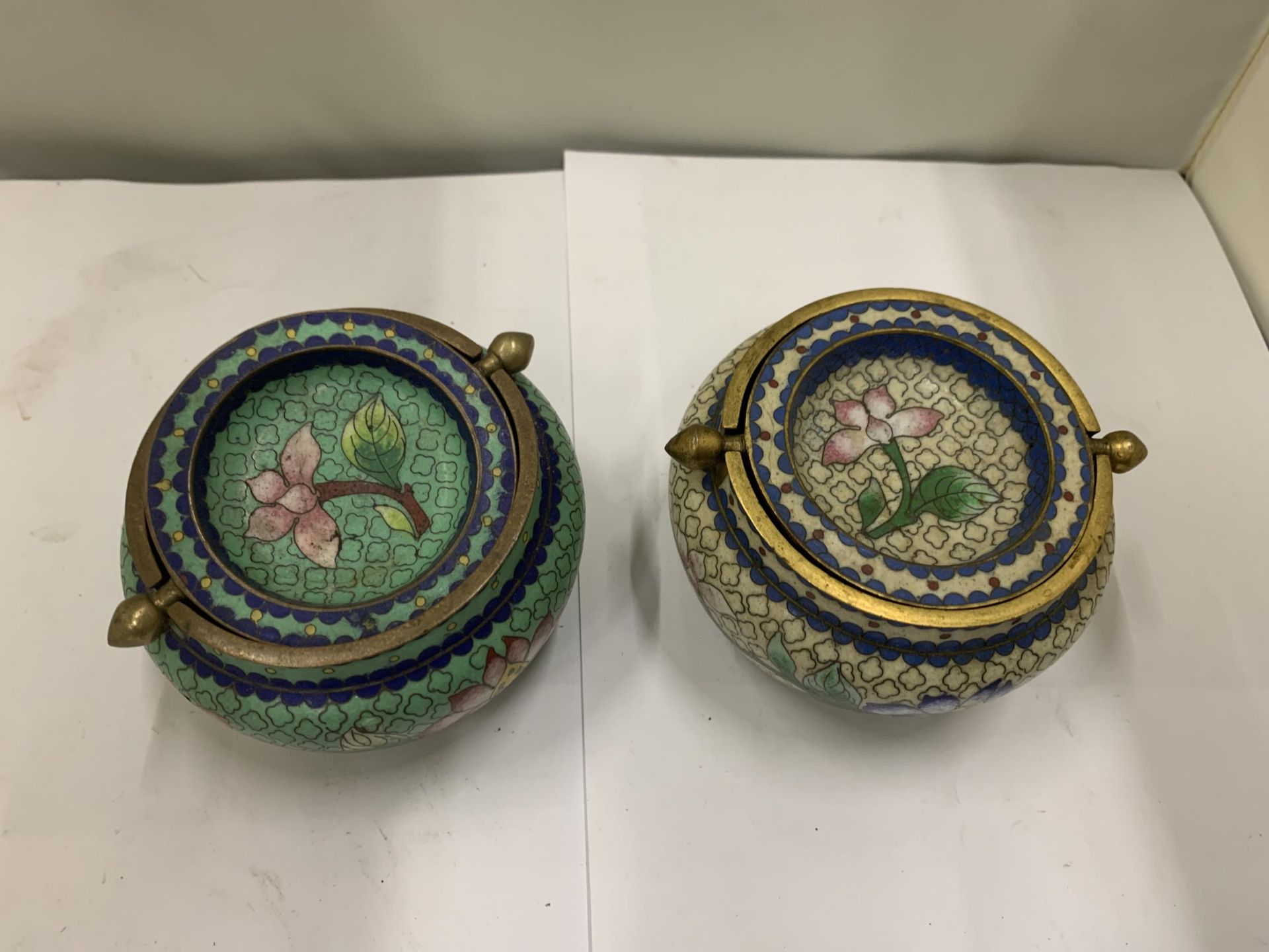 TWO CLOISONNE POTS WITH SWING LIDS - Image 2 of 4