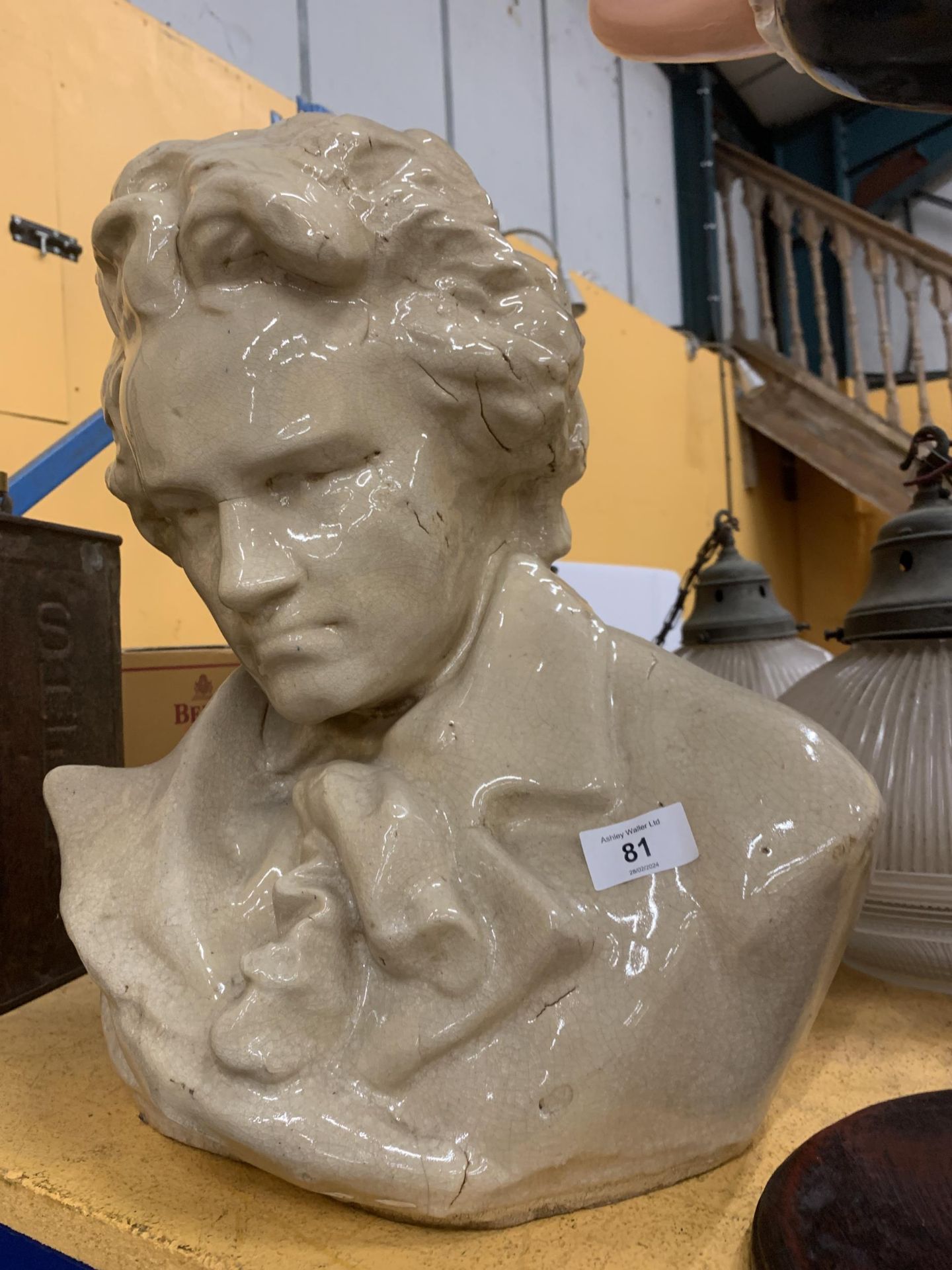 A VINTAGE LARGE HEAVY CERAMIC BUST OF BEETHOVEN - Image 3 of 3